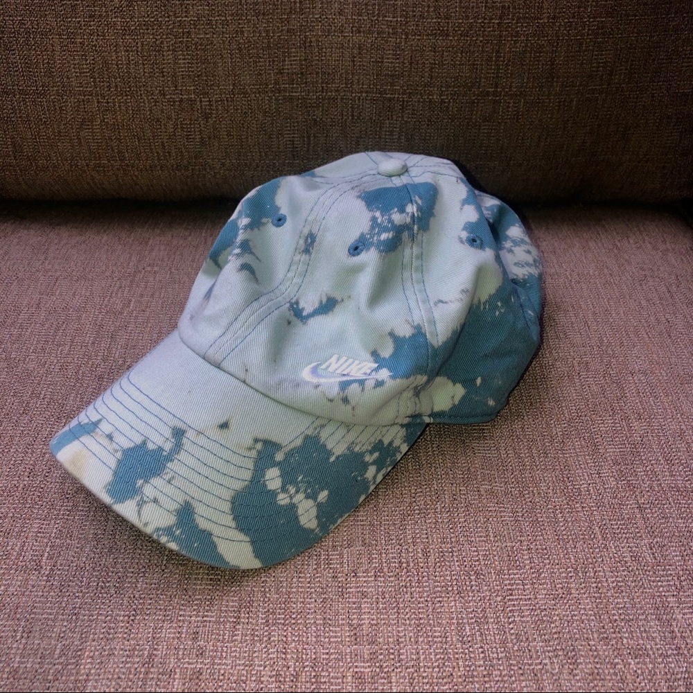 Bleach dyed teal Nike baseball cap🧞‍♂️